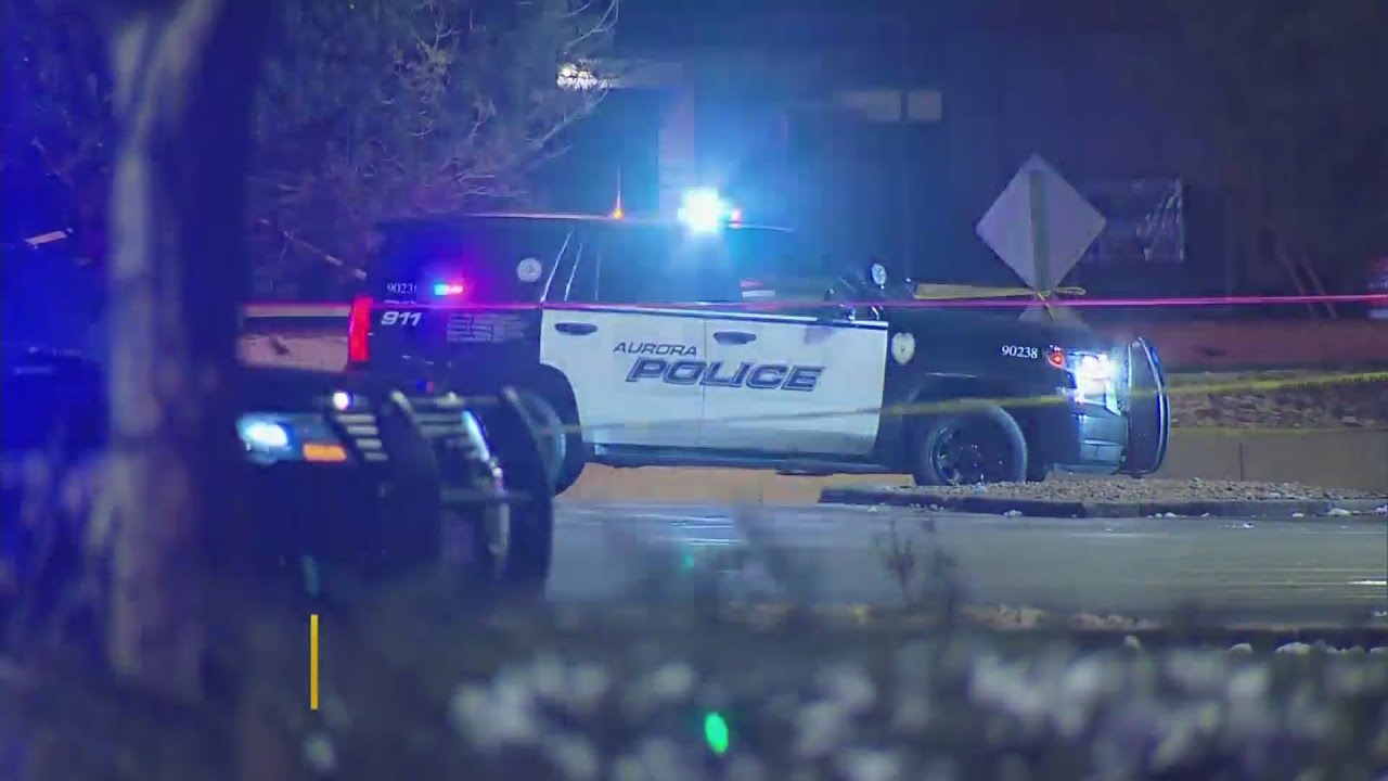 Stolen car suspects on the run after shootout with Aurora police ...