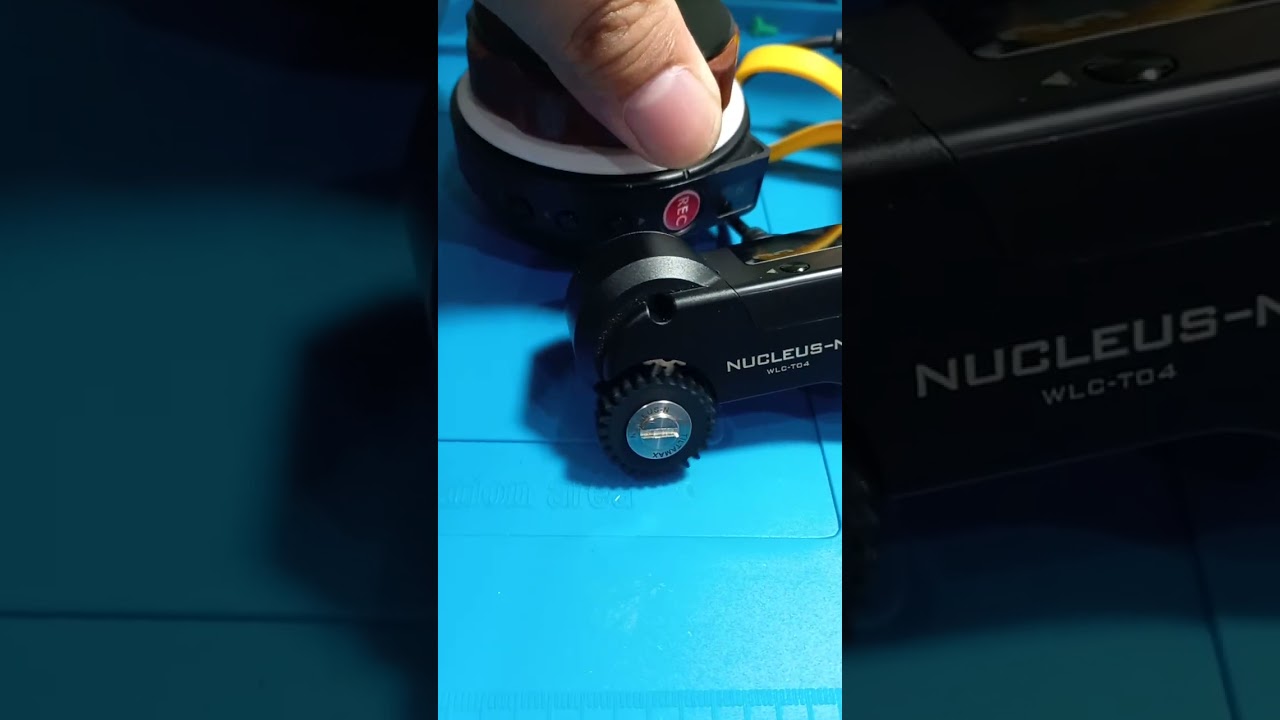 Замените сверхмаленький экран на беспроводную фокусировку Tilta Nucleus-N. 