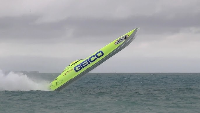 Cigarette Offshore Boat Jump - YouTube