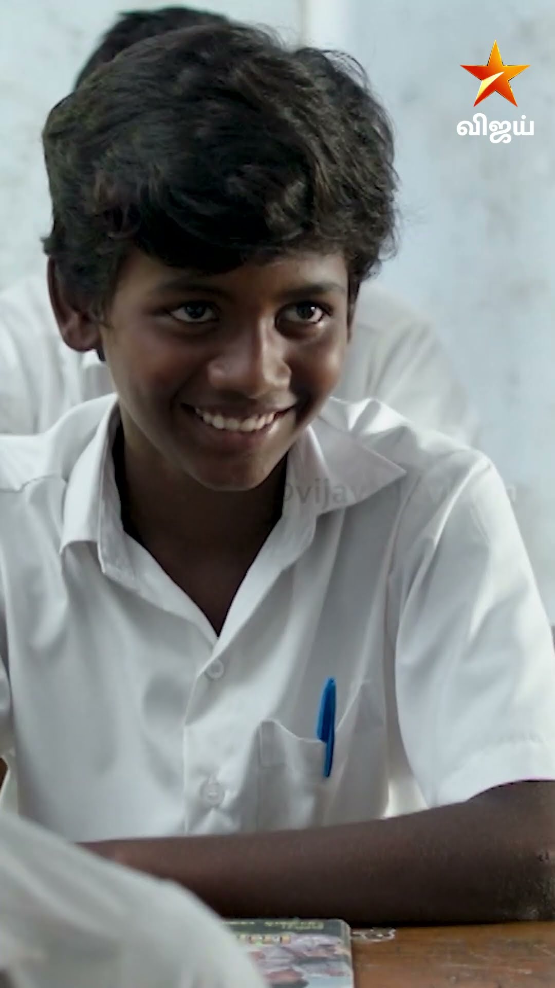 Valicha maathiri nadichen.. ? #Vaazhai - Today @ 12:30 pm #WorldTelevisionPremiere #VijayPongal