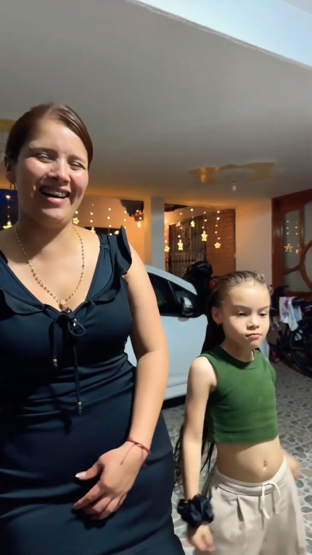 ISABELLA DEJE DE MOLESTAR ??#humor #cosasdefamilia #comedy #cosasdecasa #greenscreen #shortviral