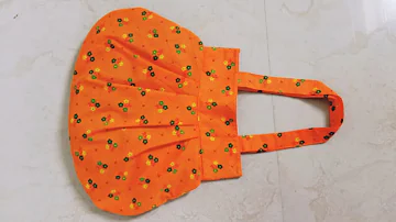 बहुत ही खुबसुरत बैग हैं जरूर बनाना - Handbag cutting and stitching /bag Making -Kavita tutorial Bags