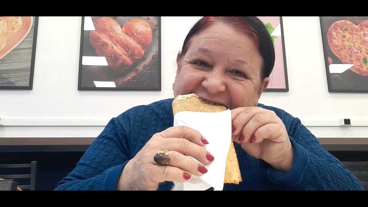 Lanchinho  no mercado, benza a Deus 🙏 