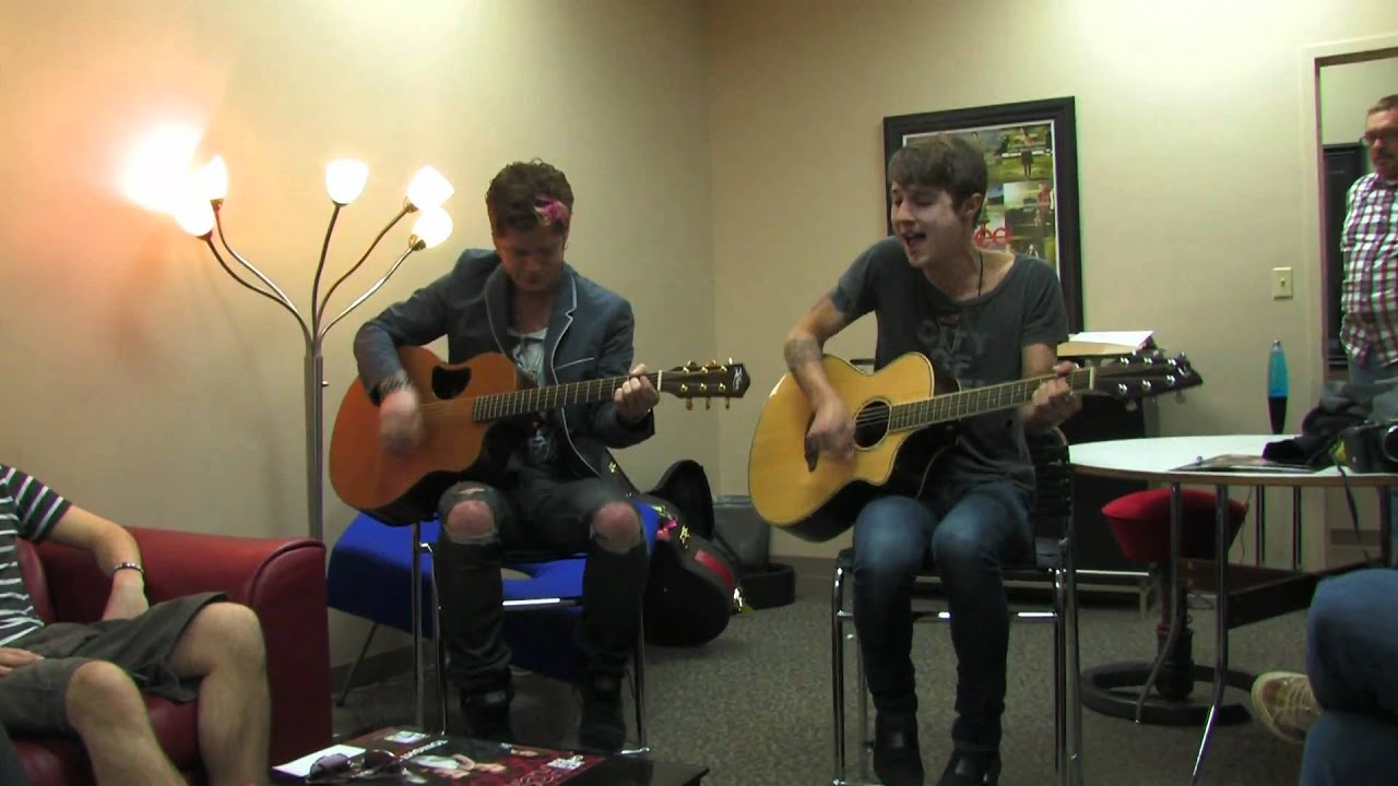 Hot Chelle Rae LIVE (Acoustic #1)