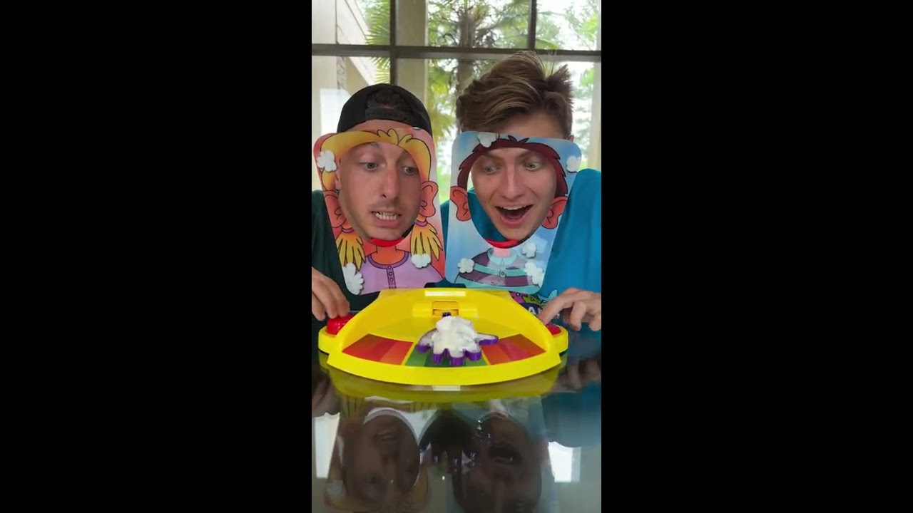 PIE FACE SHOWDOWN Shorts