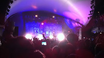Matt & Kim Get Austin Clapping