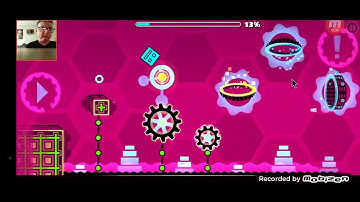 Playing geometry dash with a PS4 controller