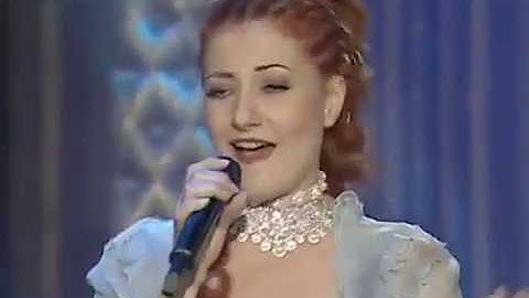 Thumbnail of Candan Erçetin   Vardar Ovası Canlı söylüyor