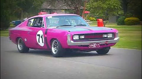 CHARGER HeY! Michael Hibbert VALIANT