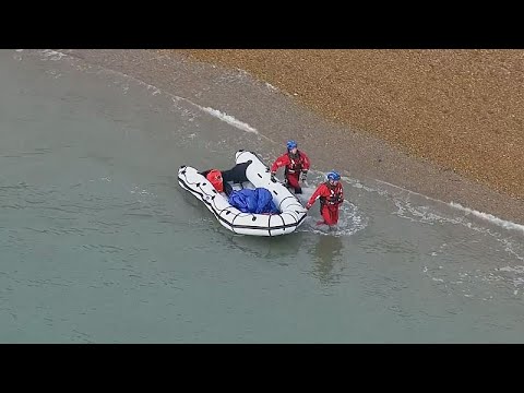 New group of migrants detained after crossing sea to England