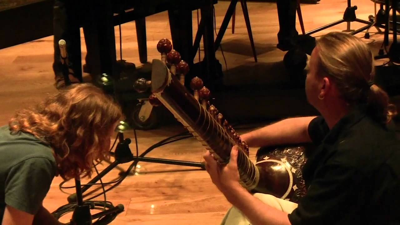 Guarda Oren Lavie - "4th Time Around" Performance su YouTube Guarda Oren Lavie - "4th Time Around" Performance su YouTube