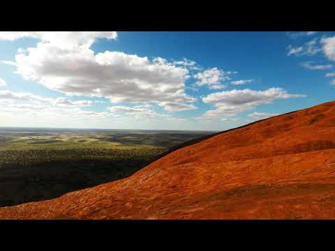 Video: Hoe Een Roadtrip Door De Australische Outback Te Overleven