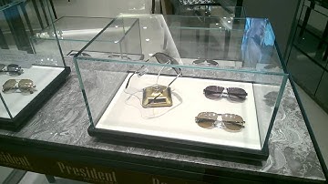 Solar energy 360 degree rotating display stand