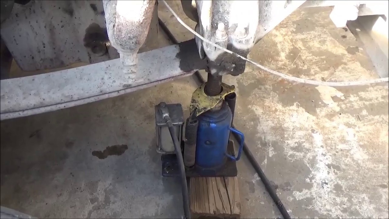 What to do when leaf springs won't take grease YouTube