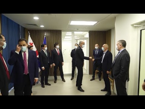 ხანგრძლივი და გადამწყვეტი მოლაპარაკებების შემდეგ ქვეყანაში პოლიტიკური ვითარება უცვლელი რჩება