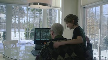 Reveal 16 - Desktop digital magnifier (adults)