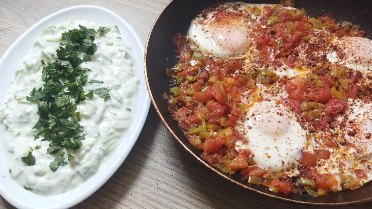 4 KIŞILIK 10 DAKİKADA 2 ÇEŞİT YEMEK TARİFİ-DOMATESLİ BİBERLİ YUMURTA KAPAMA YANINDA KURU CACIK