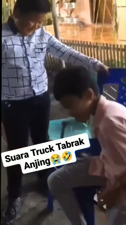 suara truk tabrak anjing😁 #trendingshort # shortvideo #fypシ #viraltiktok #laugh #funnyvideo