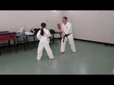 Karate lessons with friends | Sarah's Channel