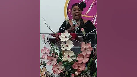 Jlm prophetess Earline Smith(1)