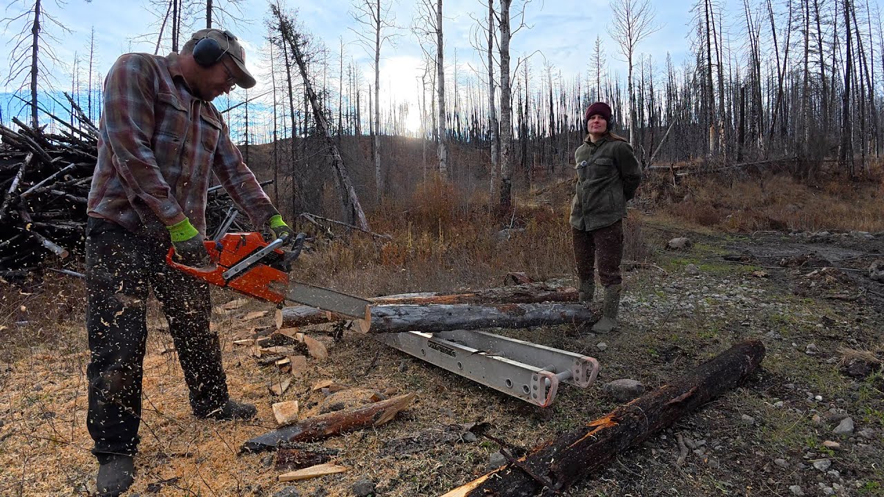 Изготовление столбов для забора своими руками | Выжимаем максимум из трактора | Перевозим коз