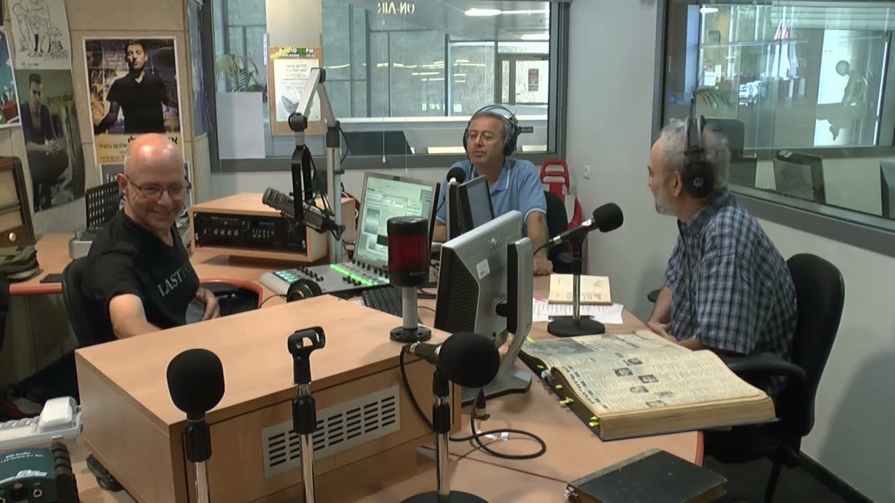 מאחורי הקלעים של הקלטת שתי תכניות בסדרה: 'אות ועוד'ברדיו קול יזרעאל 106FM