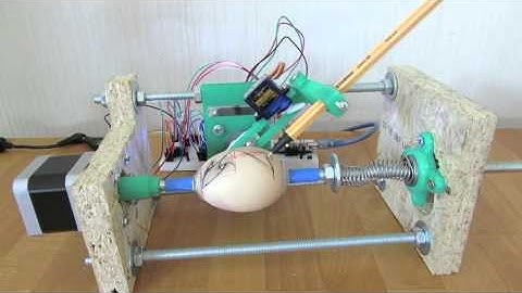 Eggbot malt abstraktes Muster