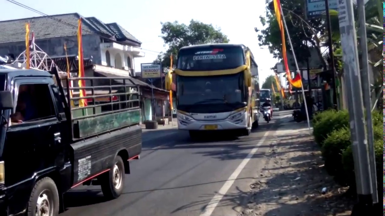 Keren Bus Telolet ETA TERANGKANLAH Bus Damai YouTube