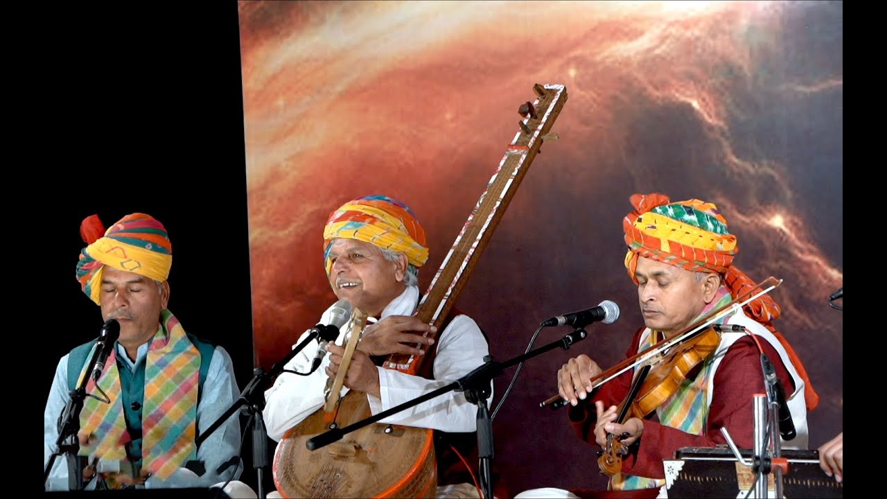 Prahlad Tipanya performing in the presence of Anandmurti Gurumaa | Part 2
