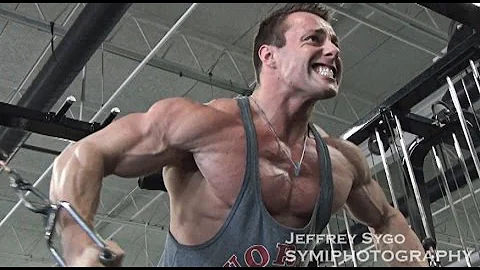 Bodybuilder/Clas...  Physique Devon Blackmore Trai...