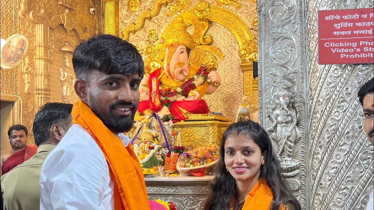 Married Life ची सुरुवात बप्पांच्या दर्शनाने…🙇🏻🙏🏻