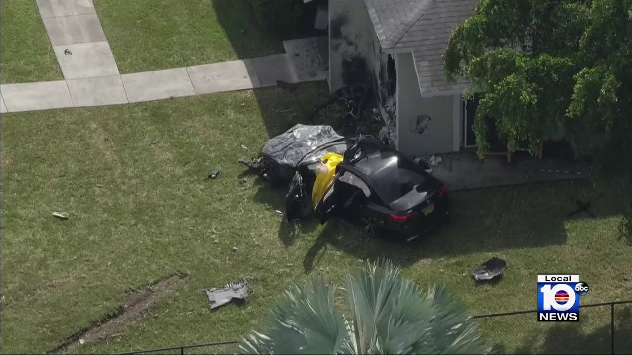 Teen dies after crashing car into Florida City home following police ...