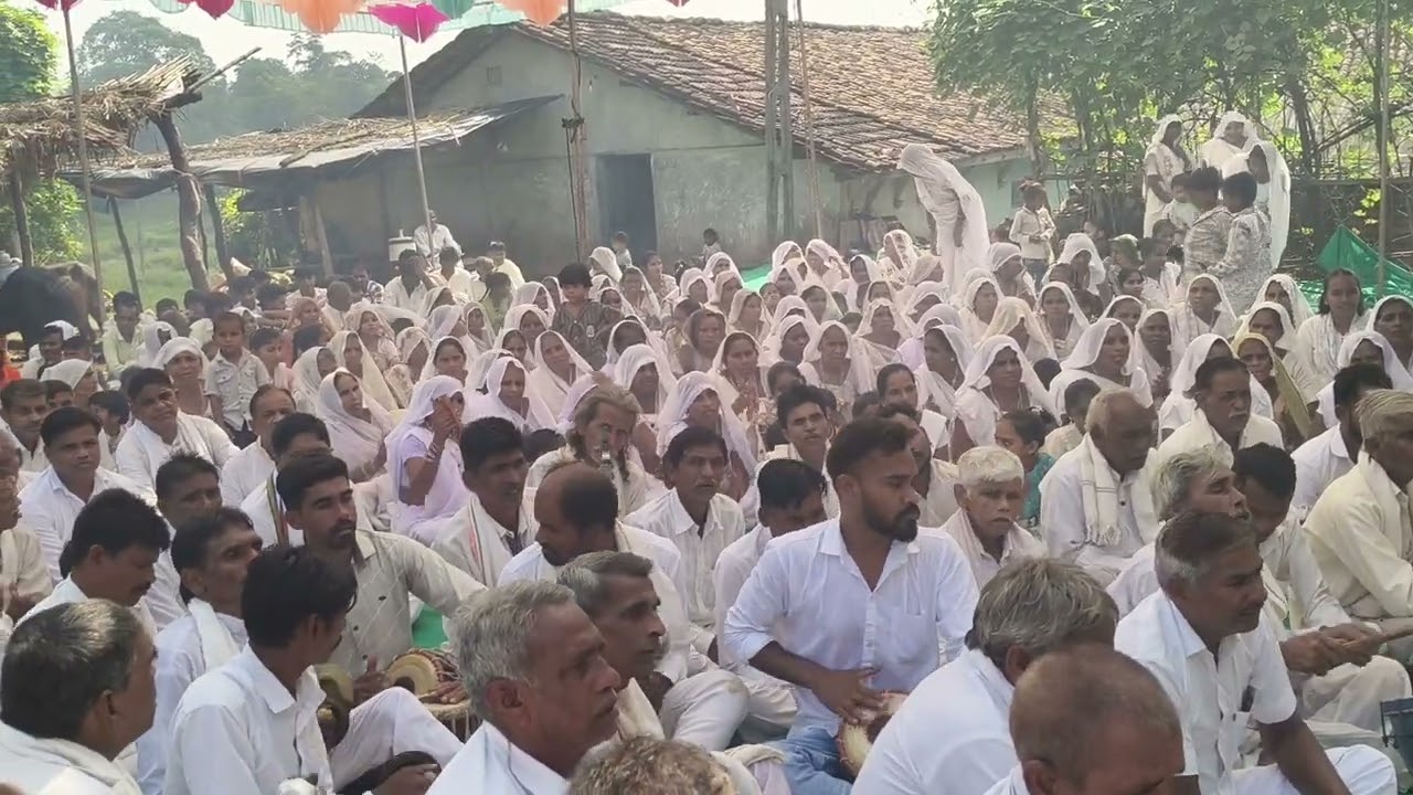 આંગણીયે અજવાળા મારાં મારાં ગુરુવા..દેશી ભજન જસુણી ગામે ભજન કીર્તન 