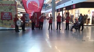 İstanbul 212 Outlet Alışveriş Merkezi 29 Ekim 2013 Bando