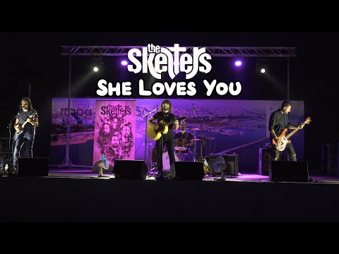 "She Loves You" live