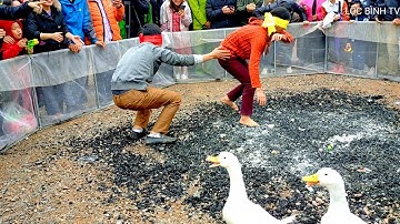 cười chảy cả nước mắt với pha bịt mắt bắt vịt tại lễ hội bàn vương ba chẽ quảng ninh 2020