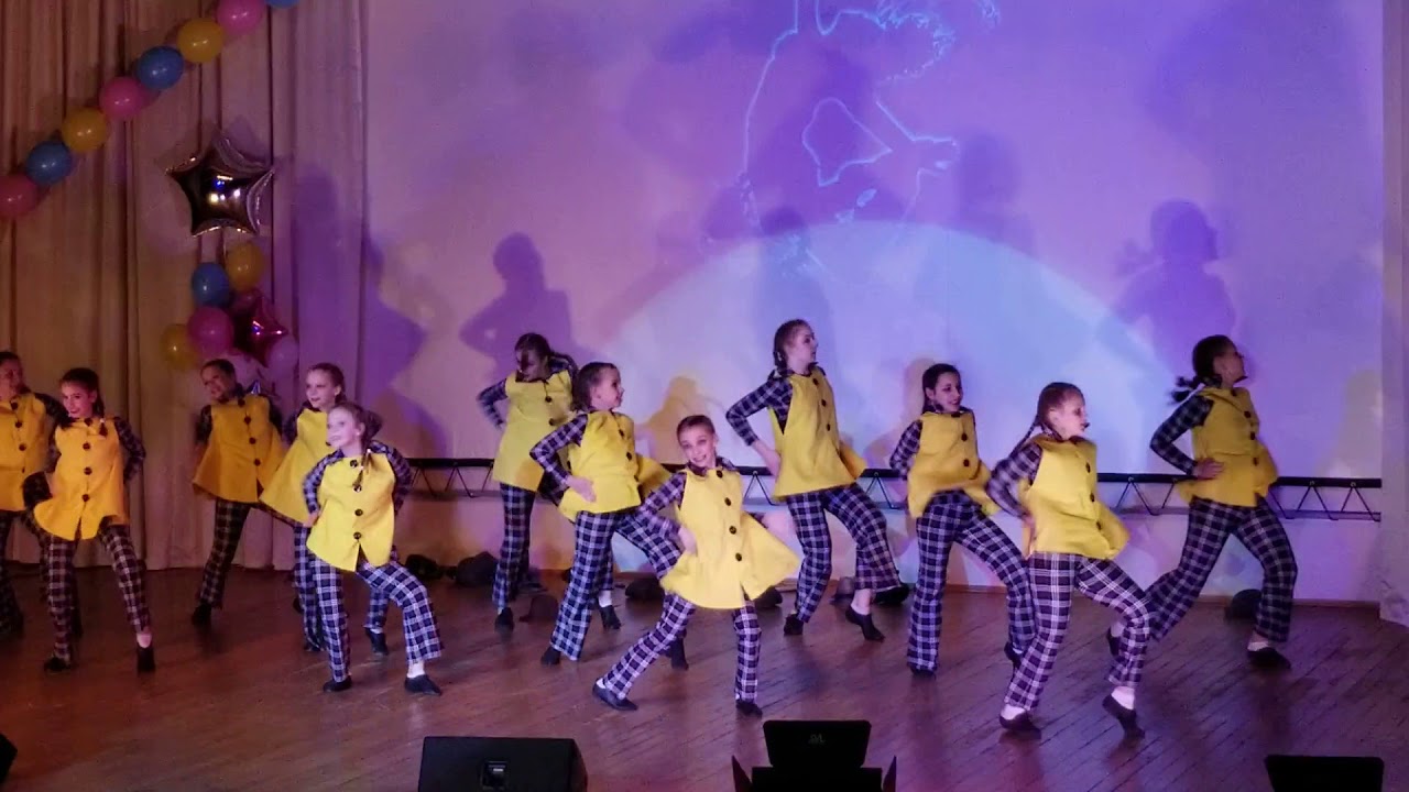 танец сыщиков в детском