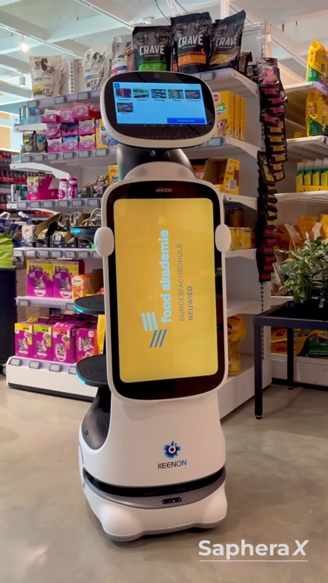 DINERBOT T10 und KLEENBOT C40 im Kompetenzzentrum Supermarkt