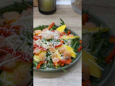 Салат - 10 кг! Ешь и худей! Полезный, простой и вкусный салат с креветками, рукколой и манго!