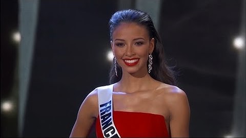 Á hậu Hoàn vũ 2015 tham dự đêm thời trang của NTK Hoàng Hải