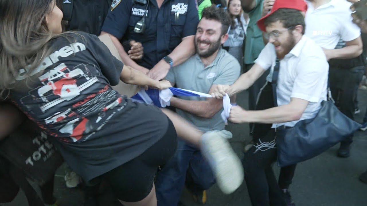 BRAWL over Israel flag Outside of Trump's Rally in the Bronx - YouTube
