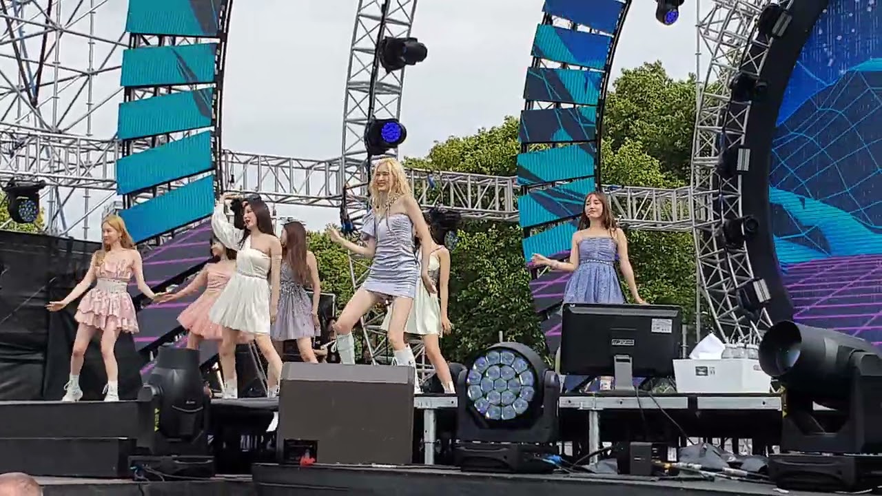 Cherry Bullet - 'Love in Space' Live (MIK Festival)