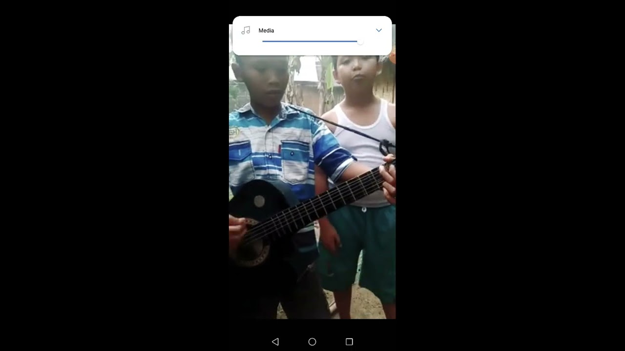 Kembar tapi beda - YouTube