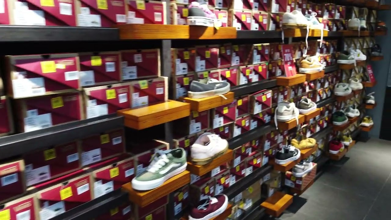 Vans outlet Acienda Nov 29, 2025