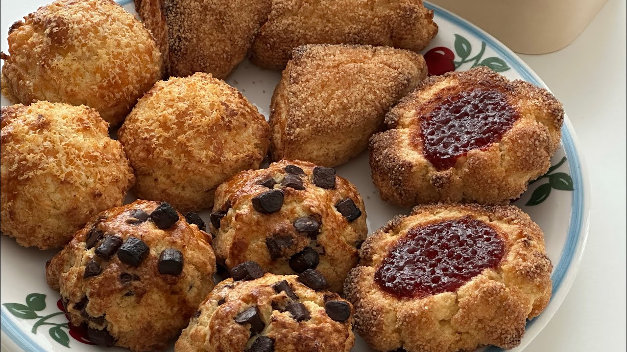 플레인스콘 반죽 하나로 4가지 스콘 만들기 (결스콘/딸기잼스콘/초코칩스콘/치즈스콘)