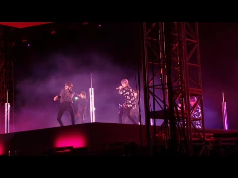 K-POP・アジア BTS MAGIC SHOP FANMEETING in SEOUL BUSAN BTS dazzles 25,000 fans in Busan - The Korea Herald