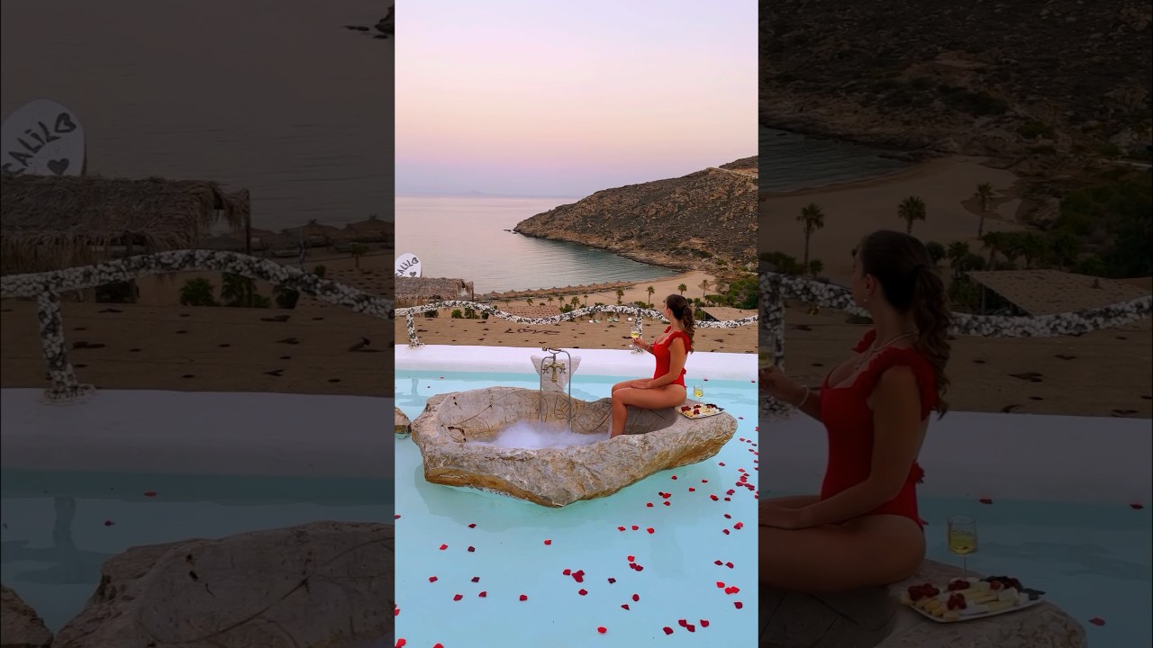 Romantic evenings in Greece 🌹 Would you stay here? 
