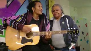 Video thumbnail of "Arles Tita - Toma Hasa Nusa Live at Dewan Maluku Nistelrode"