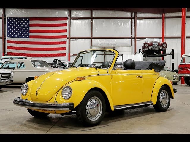 洋書 CLASSIC VOLKSWAGENS 1977 Volkswagen Super Beetle Convertible - Consignments at