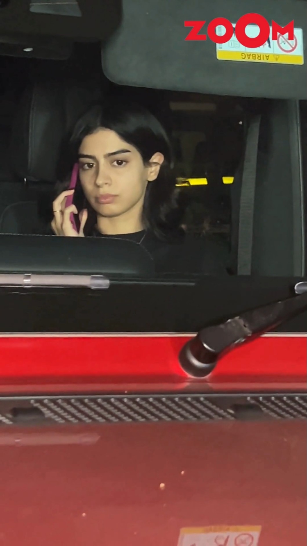 Khushi Kapoor AVOIDS interacting and looks away from the paps' camera #khushikapoor #shorts